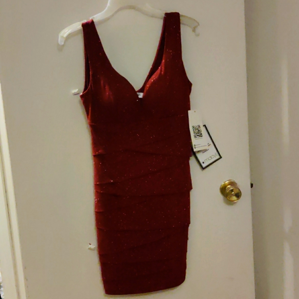 Macy's formal dress- Emerald Sundae. Size: Medium, Color: wine red